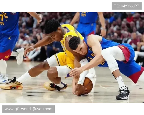 NBA掘金内线连续补篮展现优势