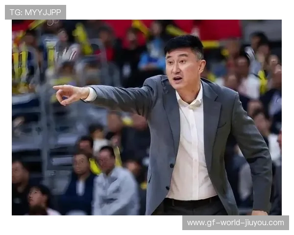杜锋钦点锋线强援加盟,广东再掀冲击总决赛热潮,杜锋冲进场内 杜锋钦点锋线强援加盟,广东再掀冲击总决赛热潮,杜锋冲进场内